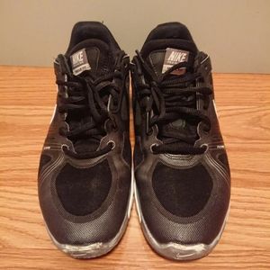 Nike training move fit sneakers size 9